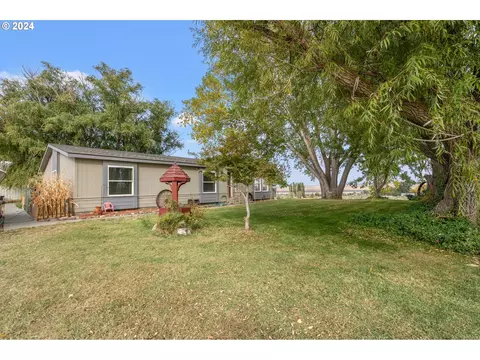27270 Rilie Ln, Umatilla, OR 97882