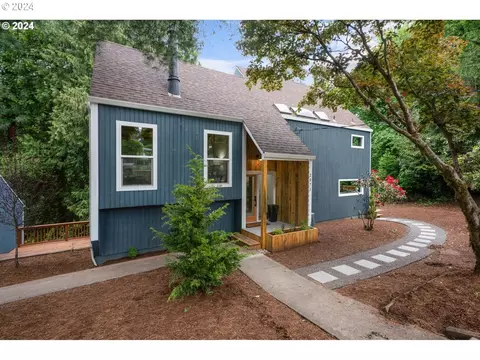 2071 SW Pattulo Way, West Linn, OR 97068