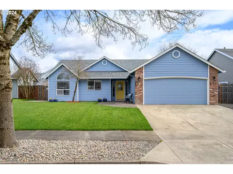 2358 NW Fendle Way, Mcminnville, OR 97128