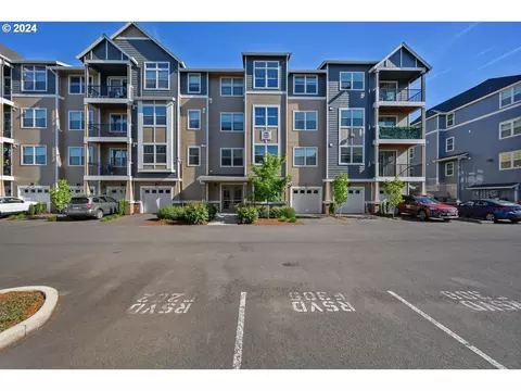 17181 SW Snowdale St #204, Beaverton, OR 97007