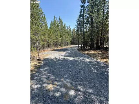 Calico Way, Crescent Lake, OR 97733