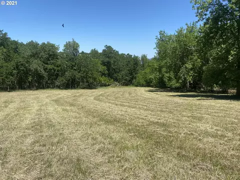 2101 Lookingglass Rd, Roseburg, OR 97471