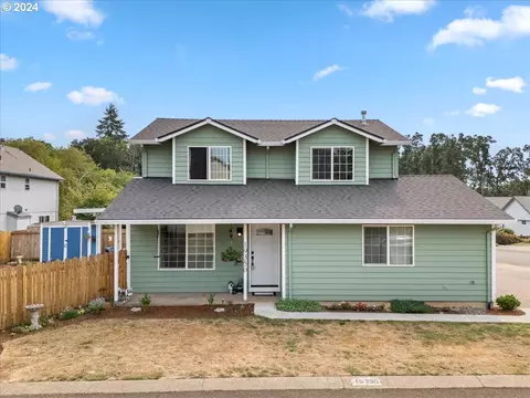 19350 Silverfox Pkwy, Oregon City, OR 97045