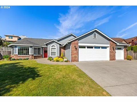 1053 E 18th St, La Center, WA 98629
