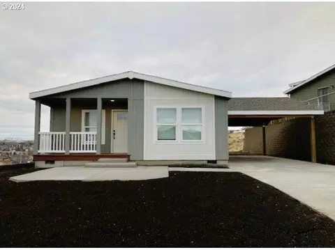 3112 SW River View Dr, Pendleton, OR 97801