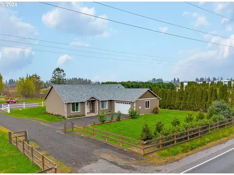 11065 Silverton Rd, Silverton, OR 97381