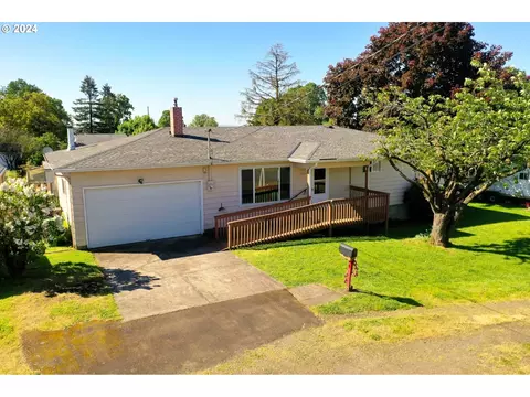781 Tualatin St, Saint Helens, OR 97051