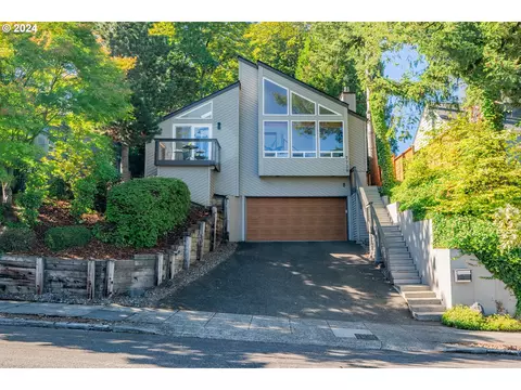 7739 SW 10th Ave, Portland, OR 97219