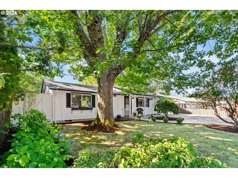 1765 NE Juniper Ave, Gresham, OR 97030