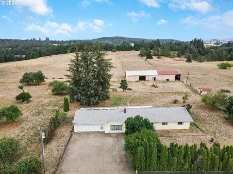 13885 Webb Ln, Dallas, OR 97338