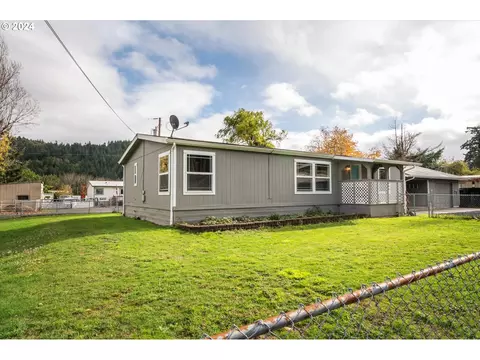 820 Ave D, Powers, OR 97466