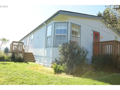 114 NW Kimberly Ct, Roseburg, OR 97471