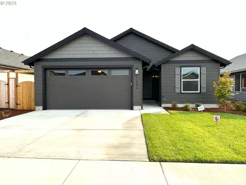1654 SE Salmonberry Ave #30, Dallas, OR 97338