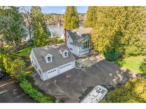 15015 SE River Forest Dr, Milwaukie, OR 97267