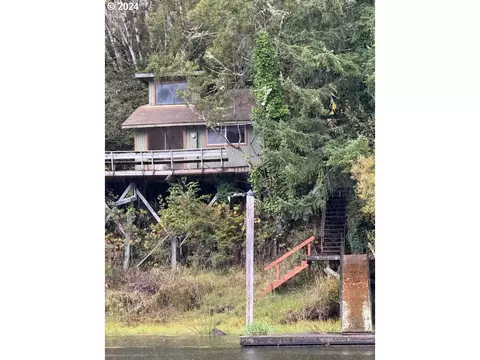 2629 S Tenmile, Lakeside, OR 97449