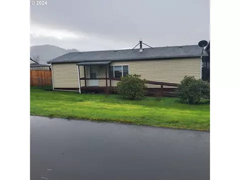 120 11th St, Garibaldi, OR 97118