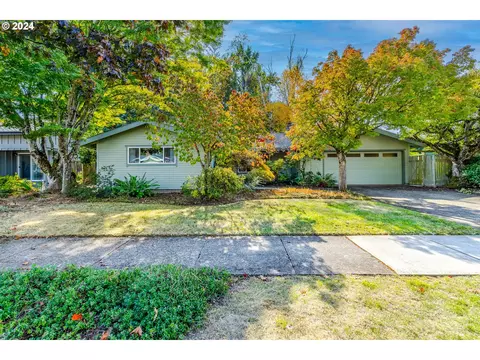 2932 Wingate St, Eugene, OR 97408