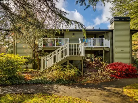 5053 Foothills Dr #C, Lake Oswego, OR 97034