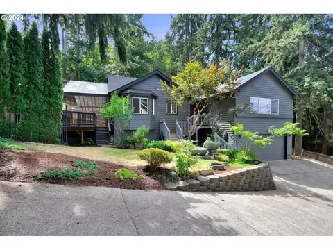 2524 Cleveland St, Eugene, OR 97405