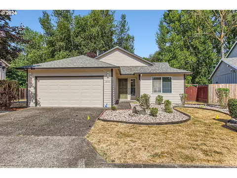 1043 NE Lija Loop, Portland, OR 97211