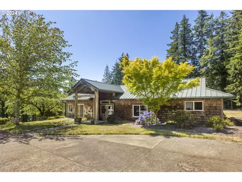 1756 NE Yaquina Heights Dr, Newport, OR 97365