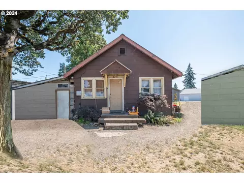 2241 Nandina St, Sweet Home, OR 97386