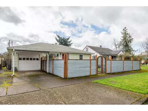 1545 D St, Springfield, OR 97477