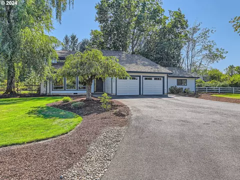 24736 NE Prairie View Dr, Aurora, OR 97002