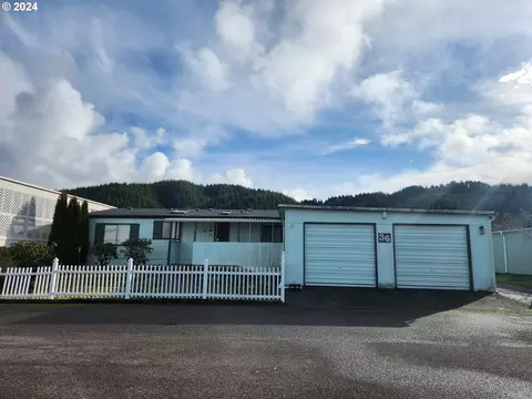100 River Bend Rd #36, Reedsport, OR 97467