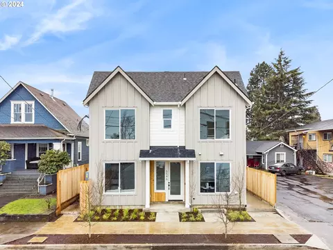 5520 SE Center St #7, Portland, OR 97206