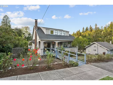 1407 Jackson St, Oregon City, OR 97045