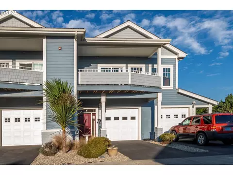 1397 Village Loop, Bandon, OR 97411