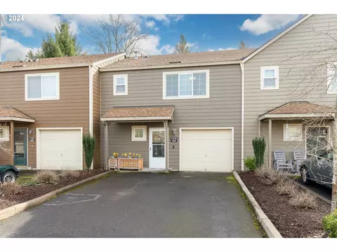 7153 SW Sagert St #103, Tualatin, OR 97062