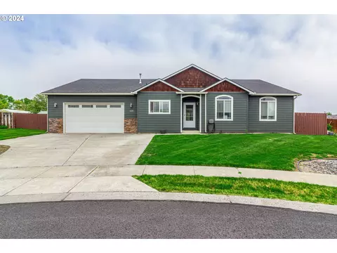 1045 SW Larkin Ct, Hermiston, OR 97838