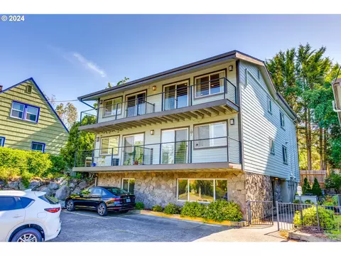 5715 NE Sacramento St #13, Portland, OR 97213