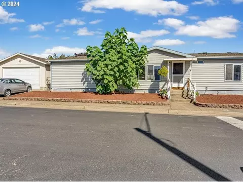 610 Vaughan Ln #32, Lebanon, OR 97355