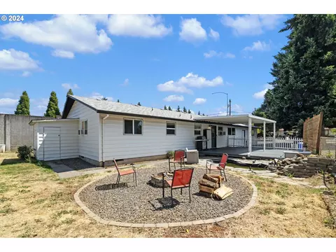 8711 SE Jannsen Rd, Clackamas, OR 97015