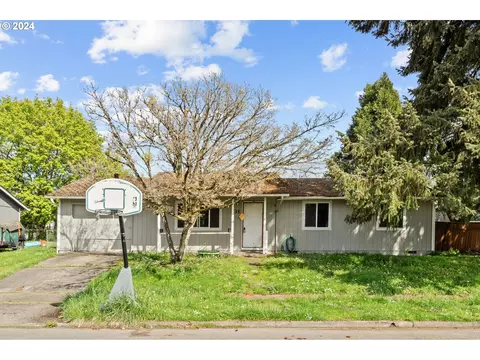 135 S 6th St, Jefferson, OR 97352