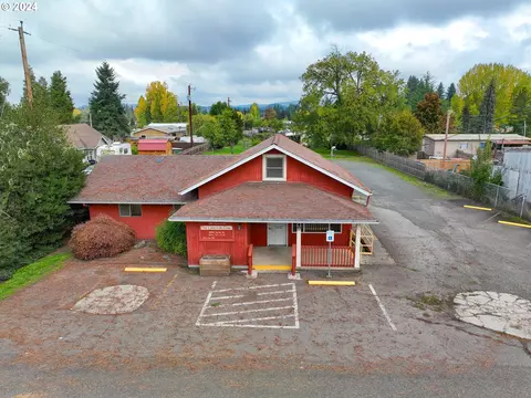 38843 Dexter Rd, Dexter, OR 97431