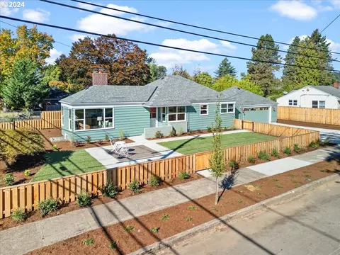 3923 SE 76th Ave #A, Portland, OR 97206