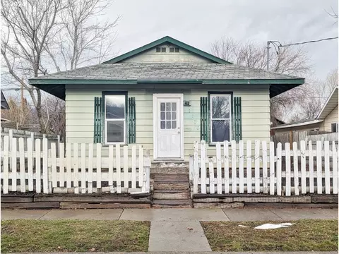 1417 X Ave, La Grande, OR 97850