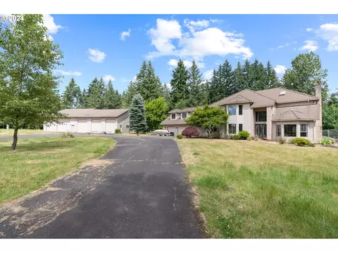 10600 SE Vradenburg Rd, Happy Valley, OR 97086