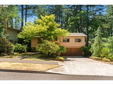 5210 Woodscape Dr, Salem, OR 97306