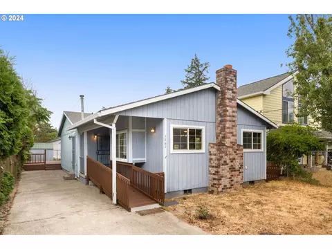 7867 SE 66th Pl, Portland, OR 97206