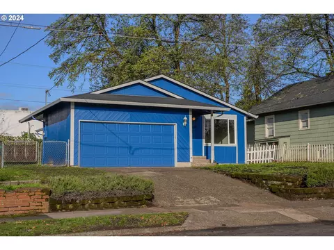8827 SE Washington St, Portland, OR 97216