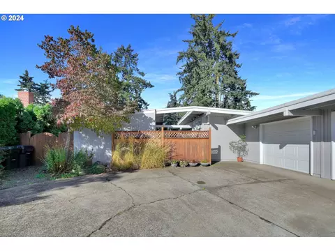 3270 Game Farm Rd, Springfield, OR 97477