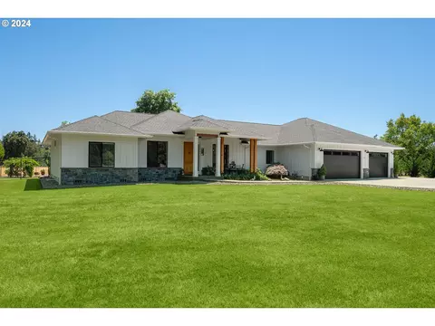 103 River Club Dr, Roseburg, OR 97471