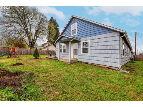 350 Elm St, Junction City, OR 97448
