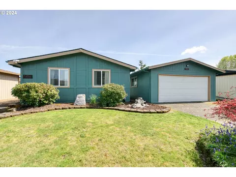 744 NW Donahoo St, Mcminnville, OR 97128