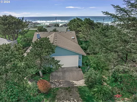 857 Driftwood Ln, Yachats, OR 97498
